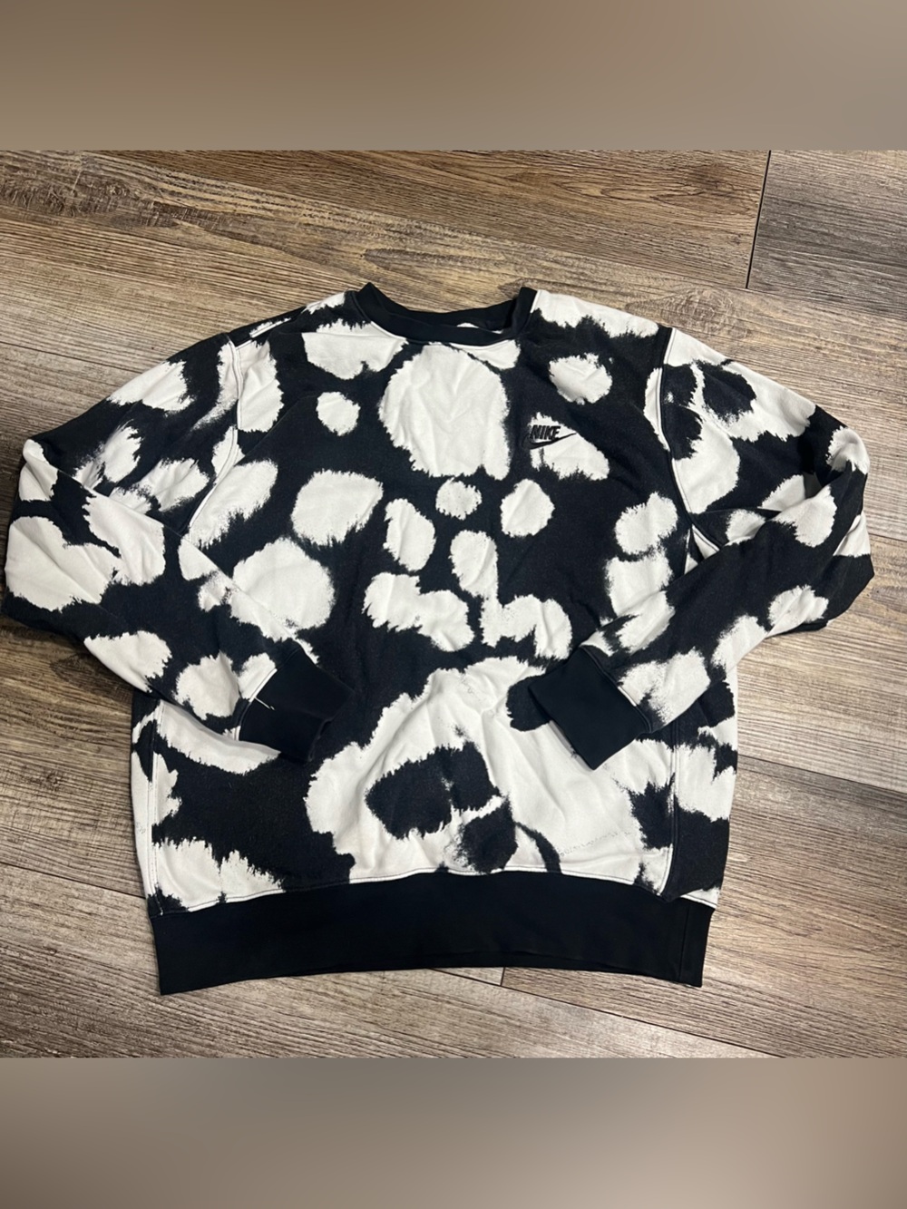Nike Sportswear Women’s Black White Abstract Tie-Dye Crewneck Sweatshirt Medium